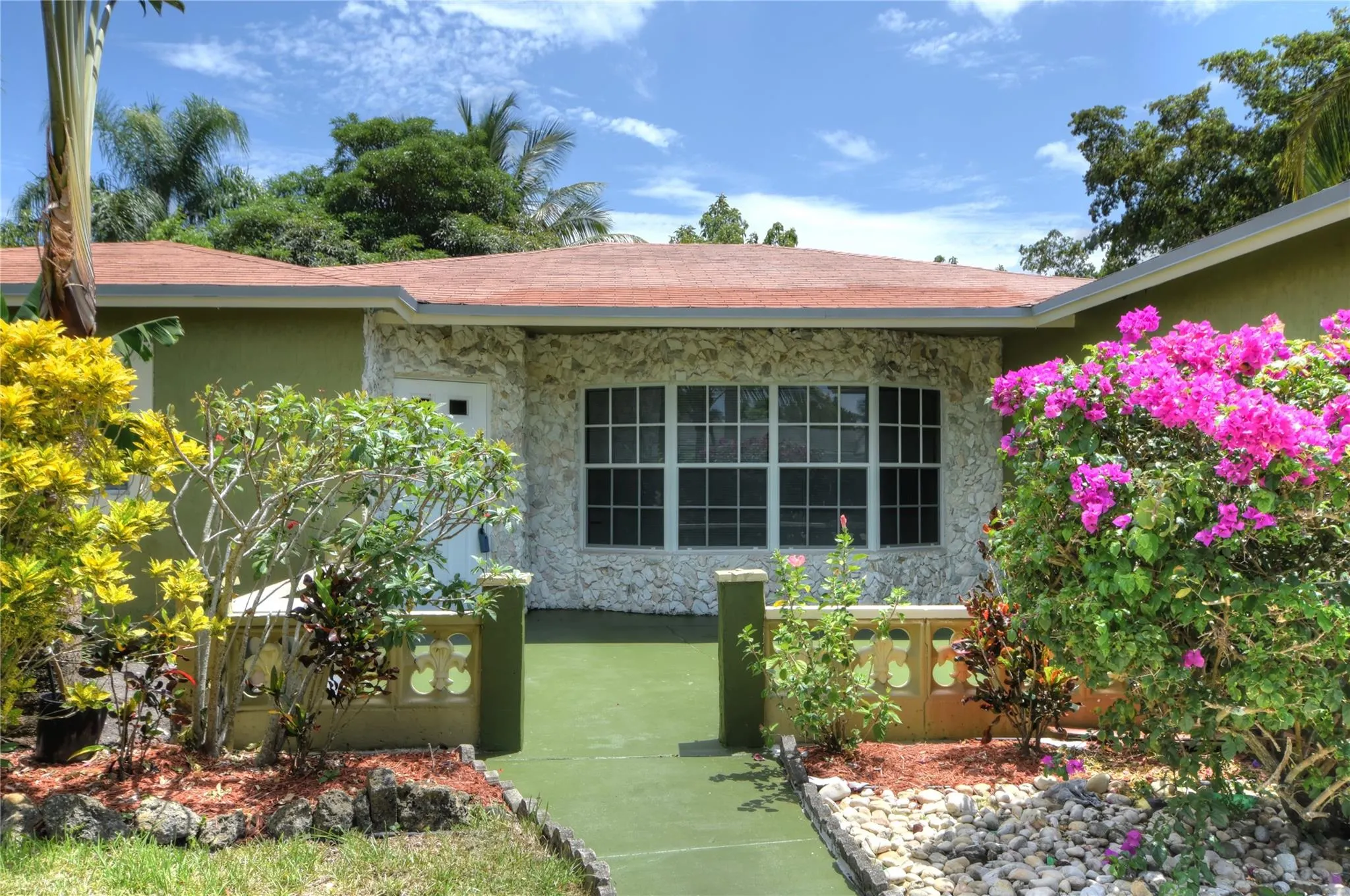 5385 SW 8th Ct