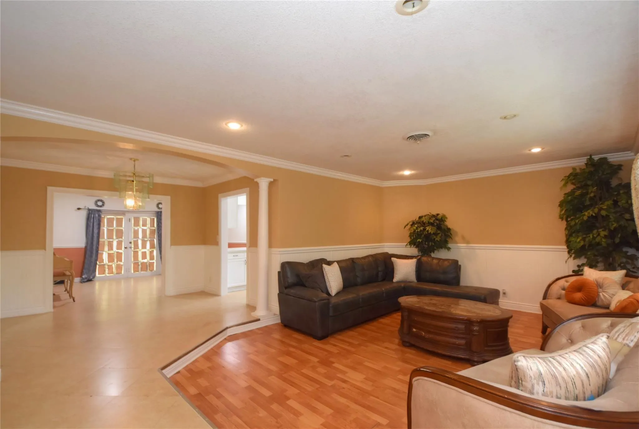 5385 SW 8th Ct