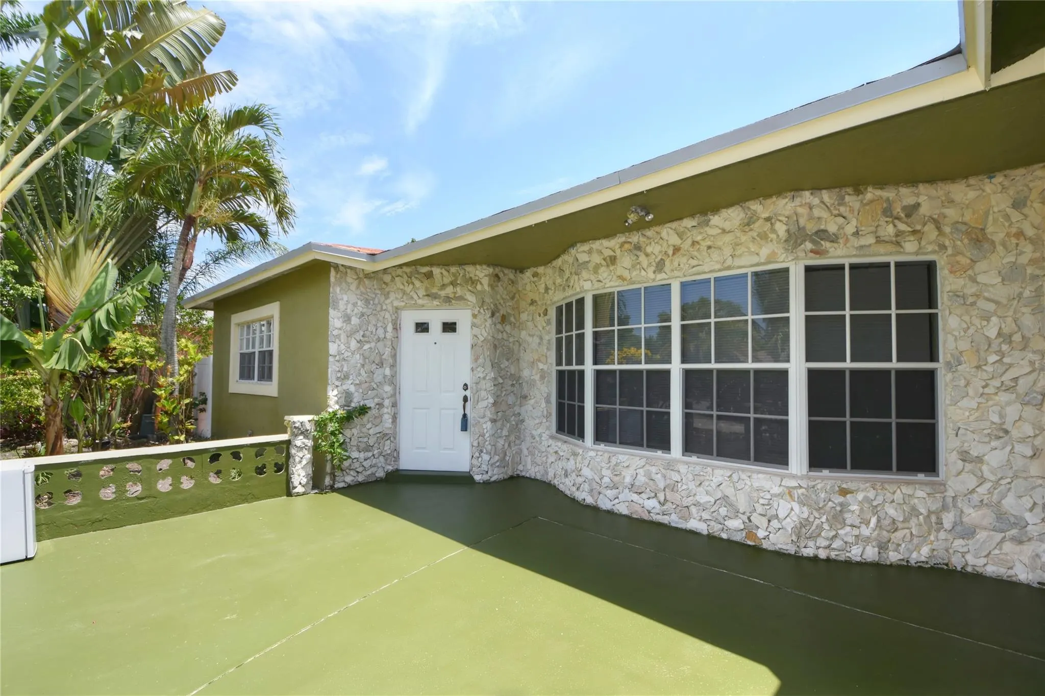 5385 SW 8th Ct