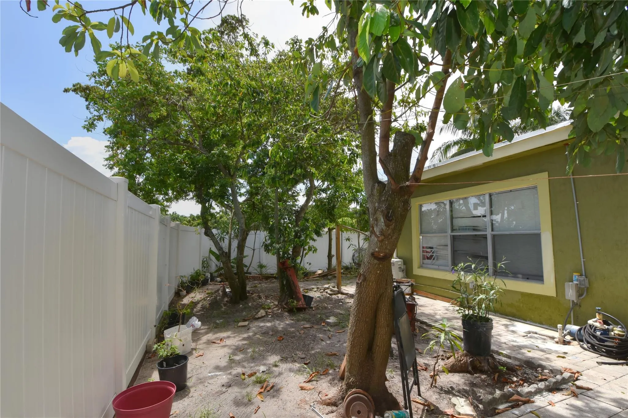 5385 SW 8th Ct