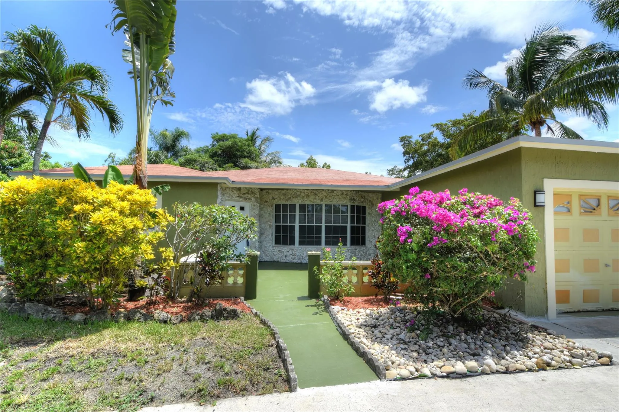 5385 SW 8th Ct