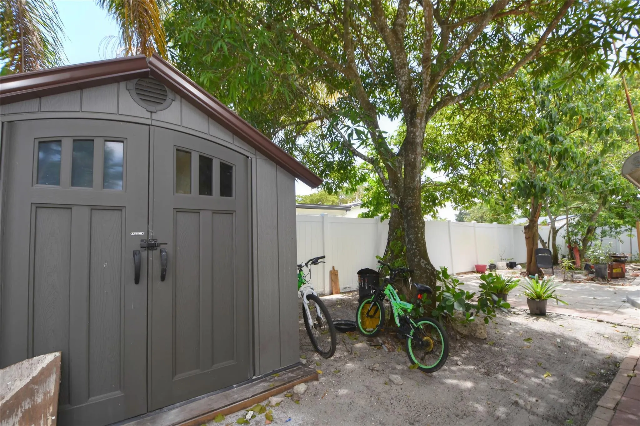 5385 SW 8th Ct
