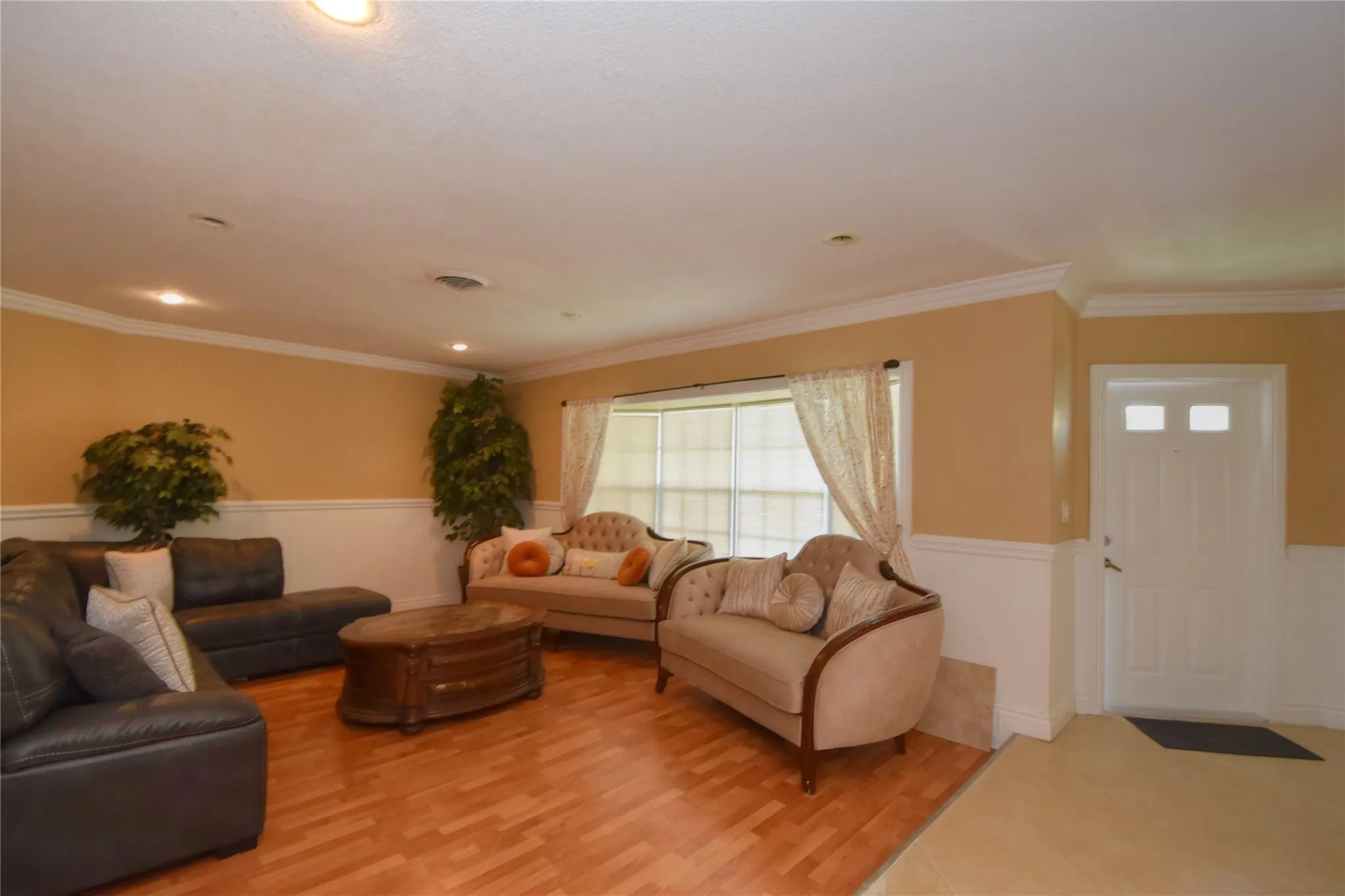 5385 SW 8th Ct