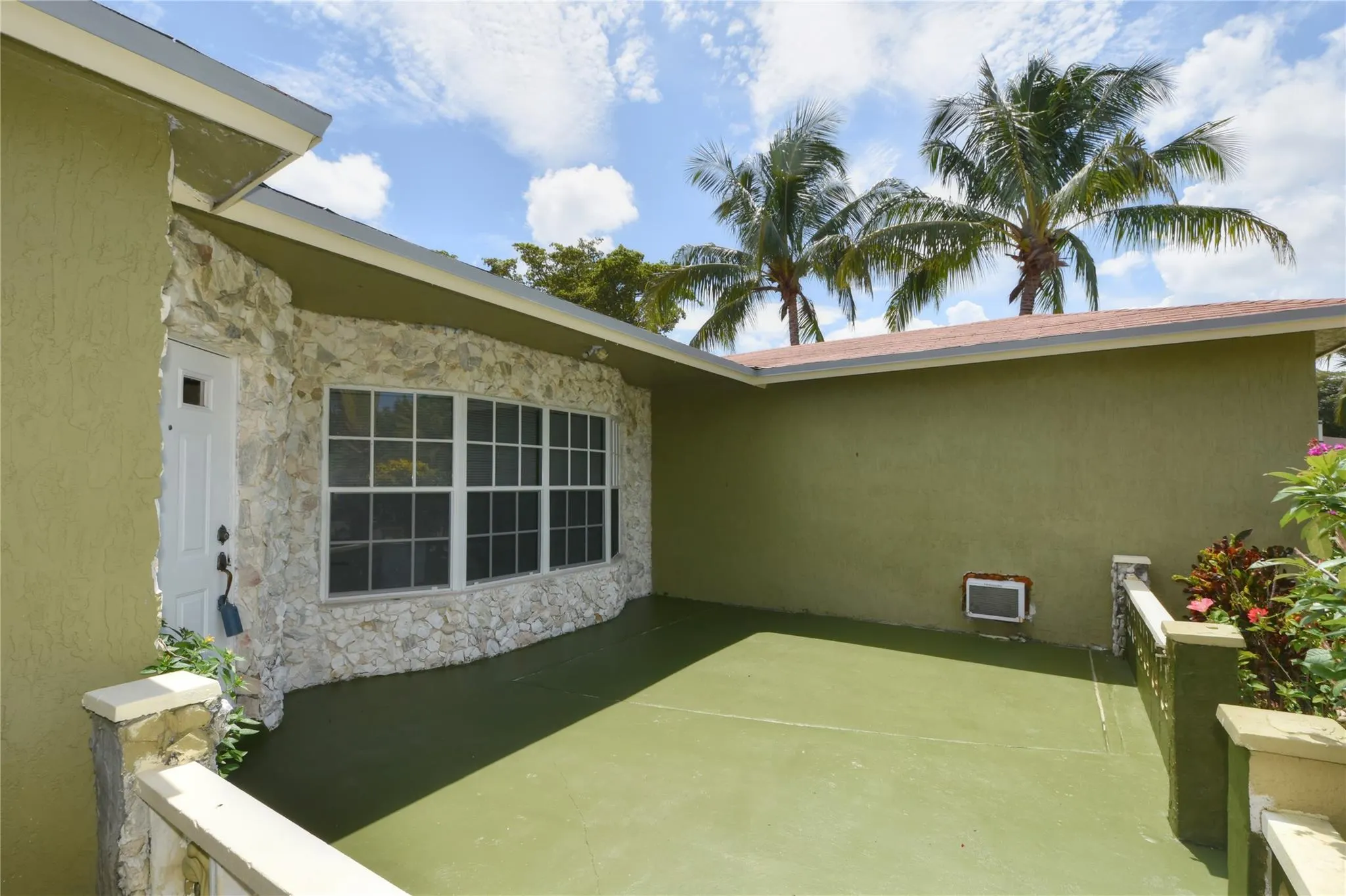 5385 SW 8th Ct
