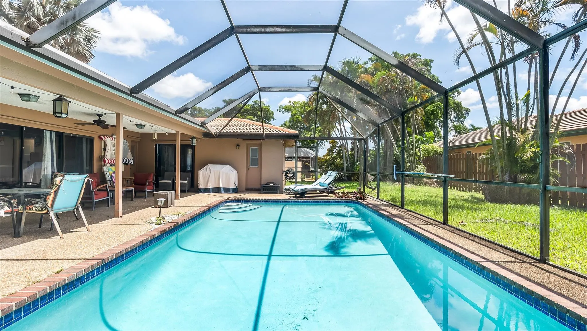 8842 NW 1st Street