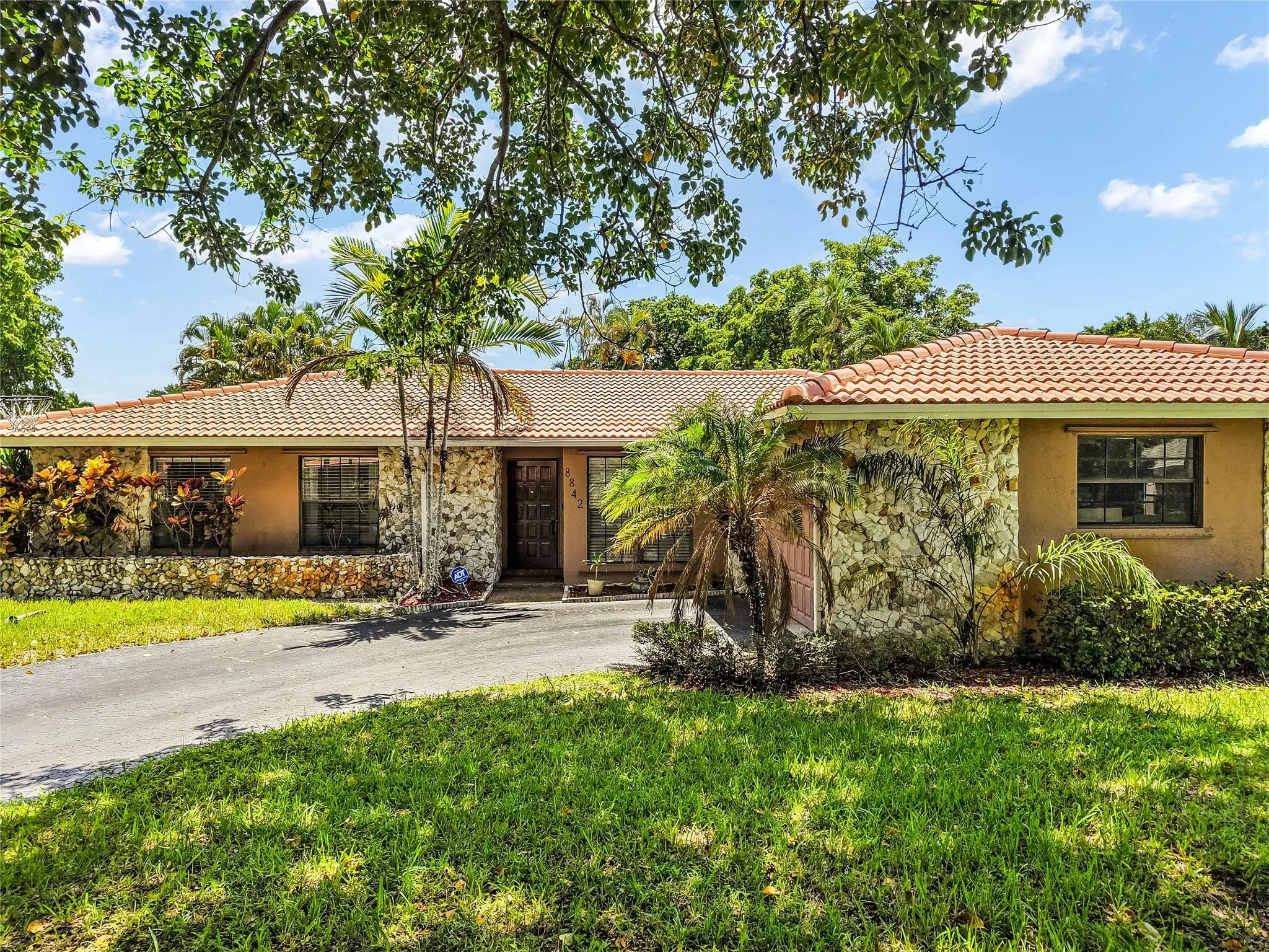 8842 NW 1st Street