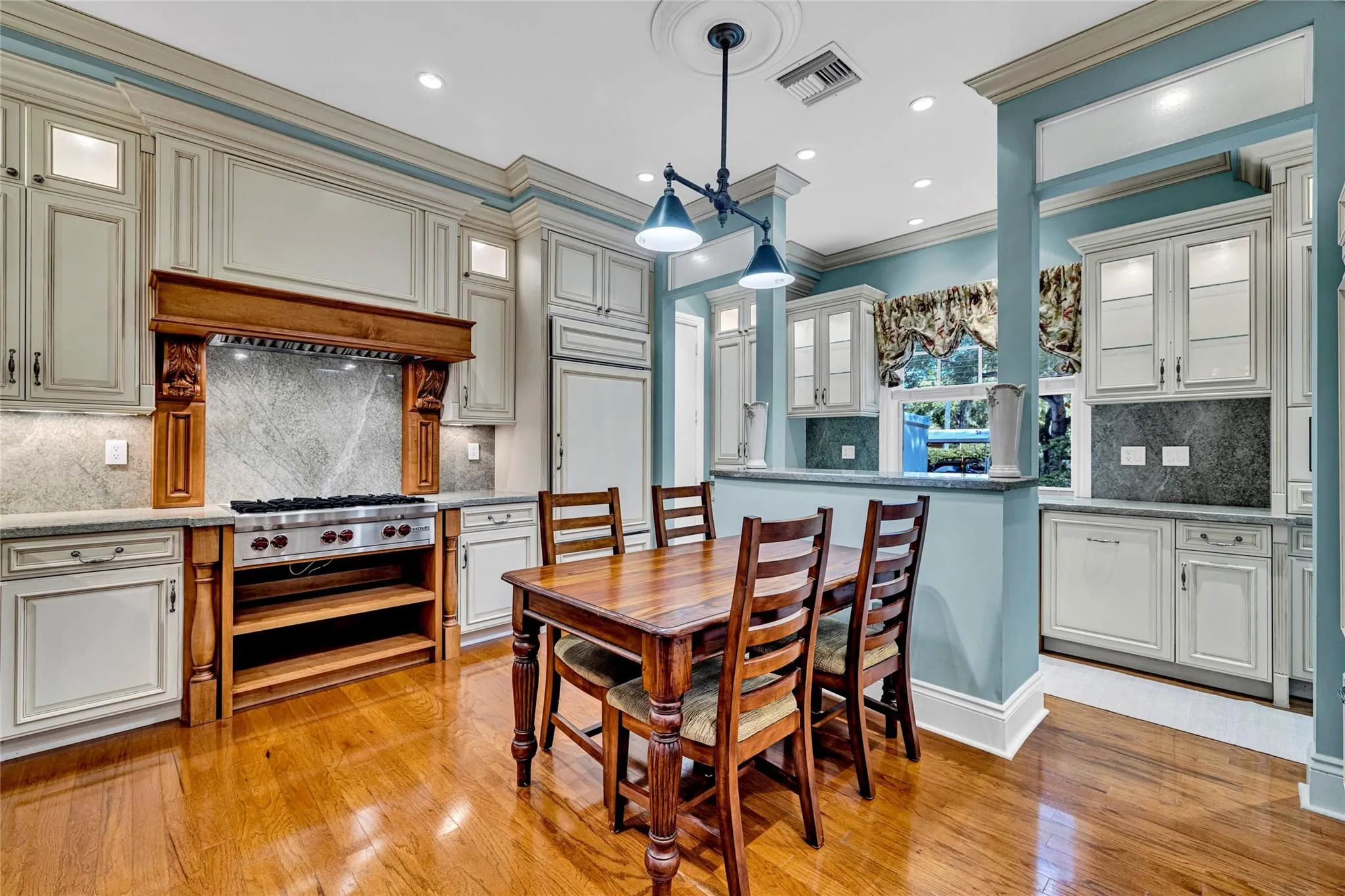317 N Victoria Park Rd