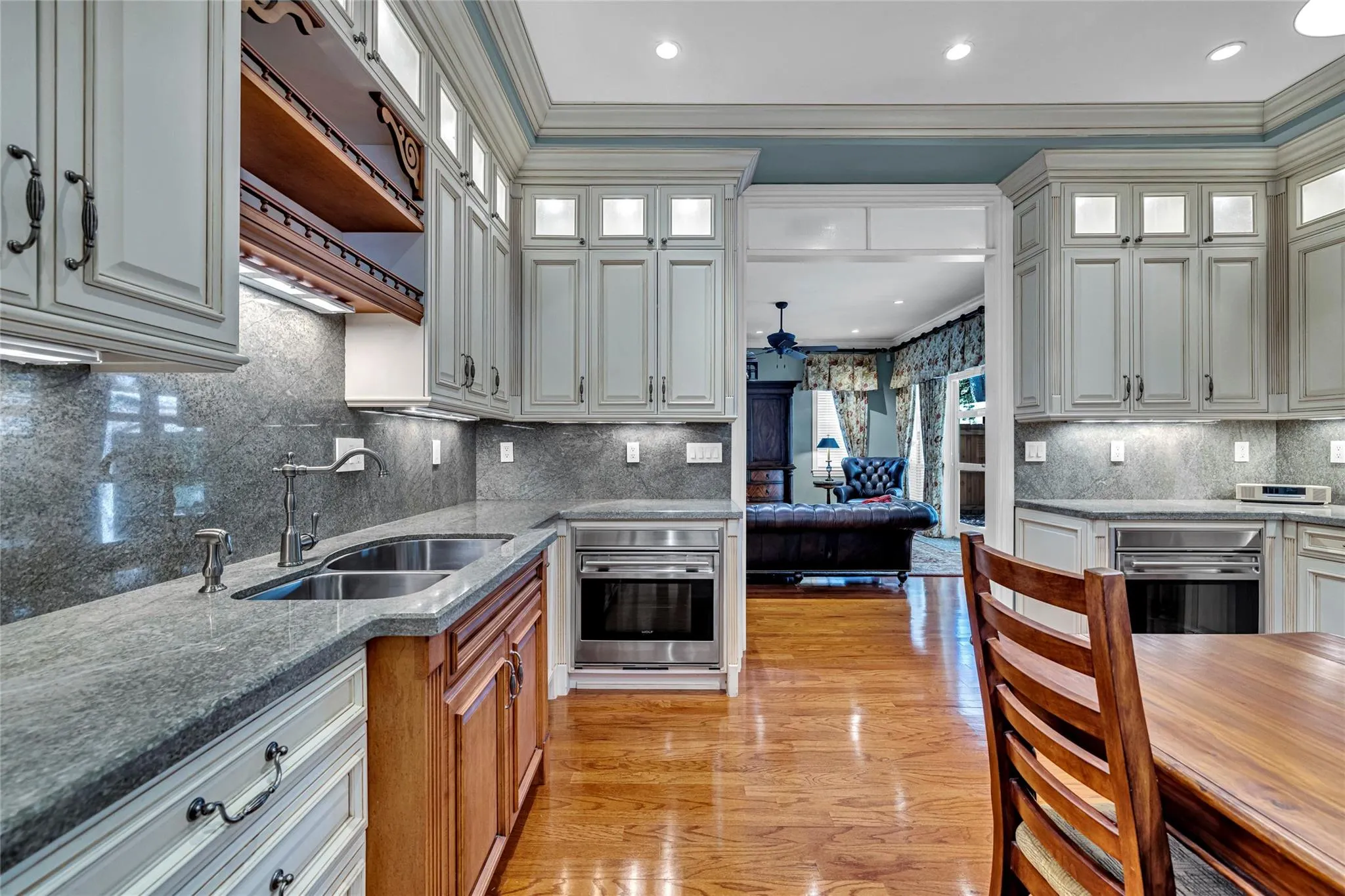 317 N Victoria Park Rd