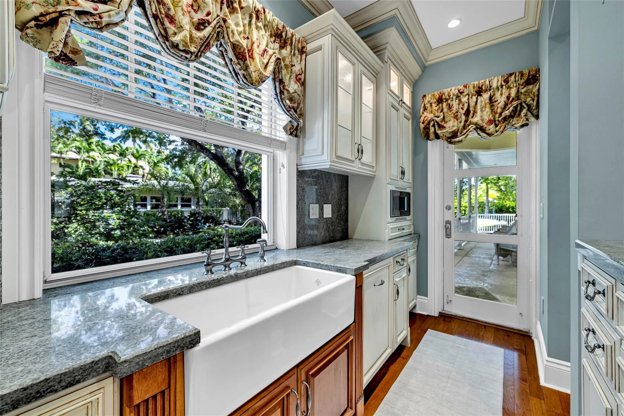317 N Victoria Park Rd