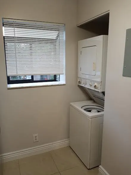 313 Gardens Dr, #204