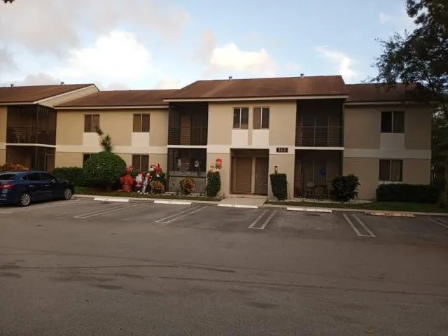 313 Gardens Dr, #204