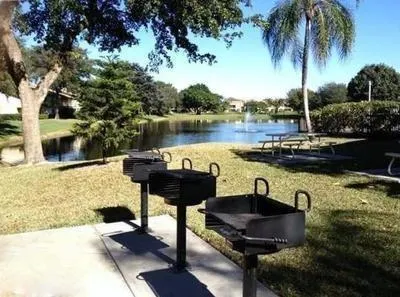 313 Gardens Dr, #204