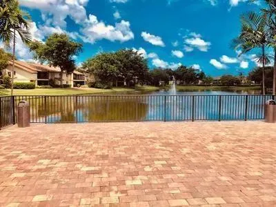 313 Gardens Dr, #204