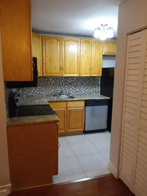 313 Gardens Dr, #204