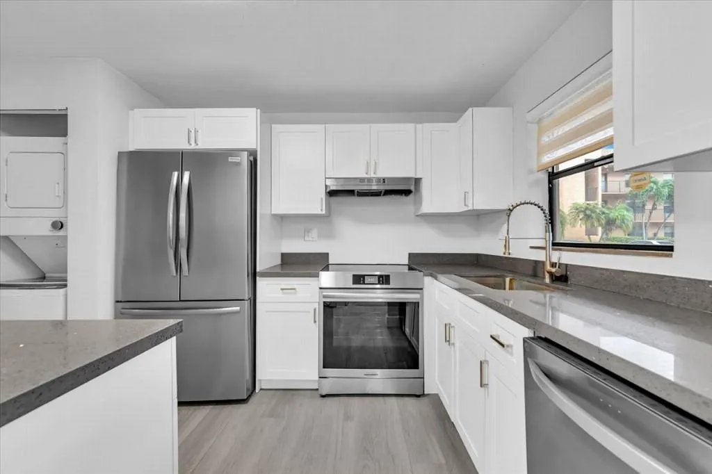 10220 NW 30th Ct, #109