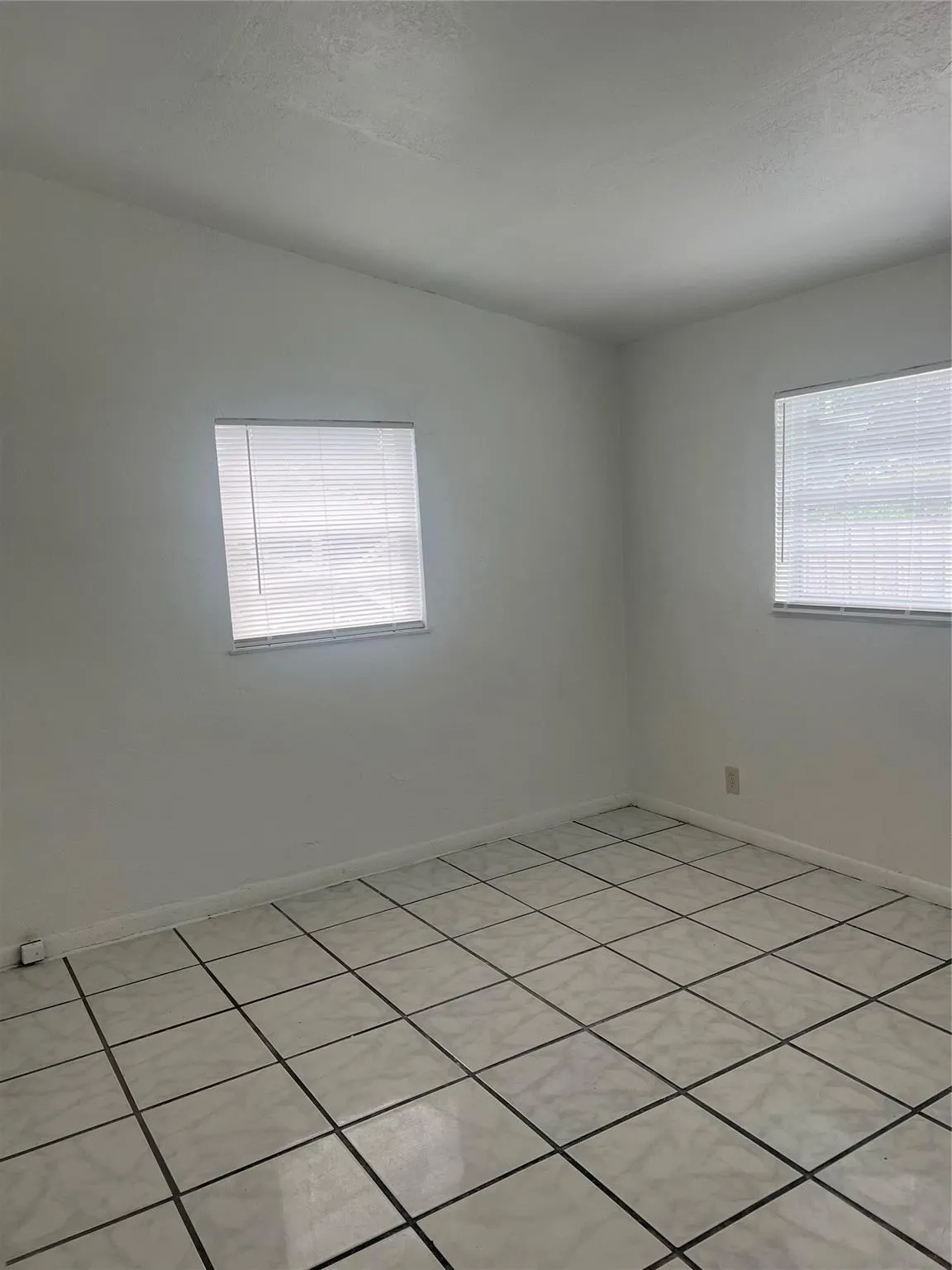 1412 NW 19th Ave