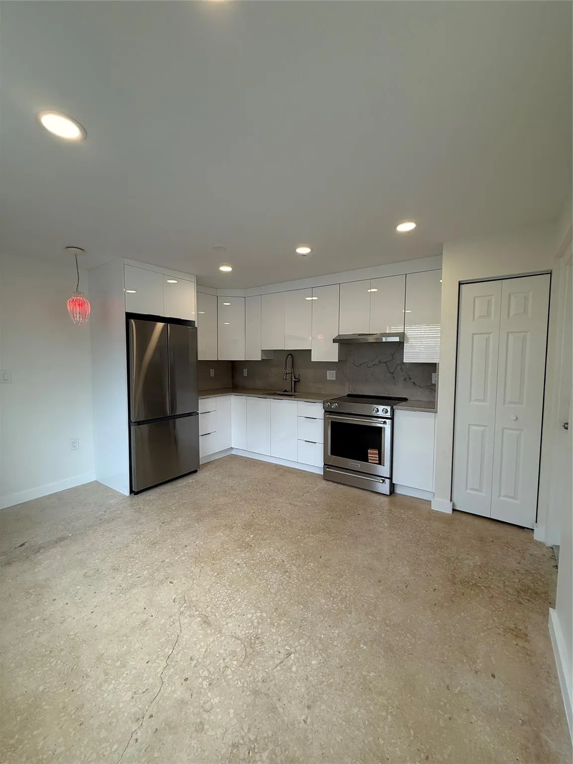 2865 SW 16th St, #5