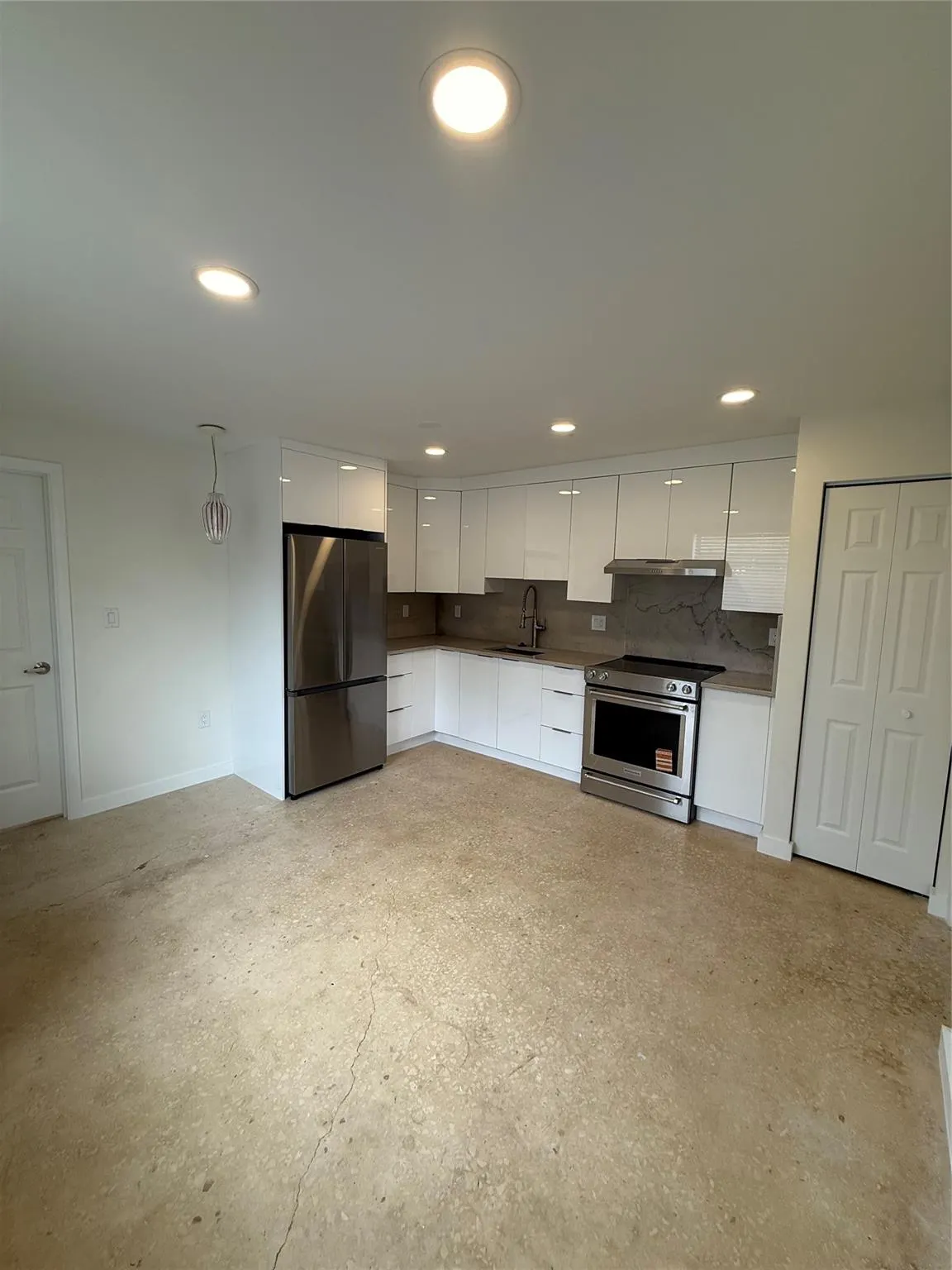 2865 SW 16th St, #5