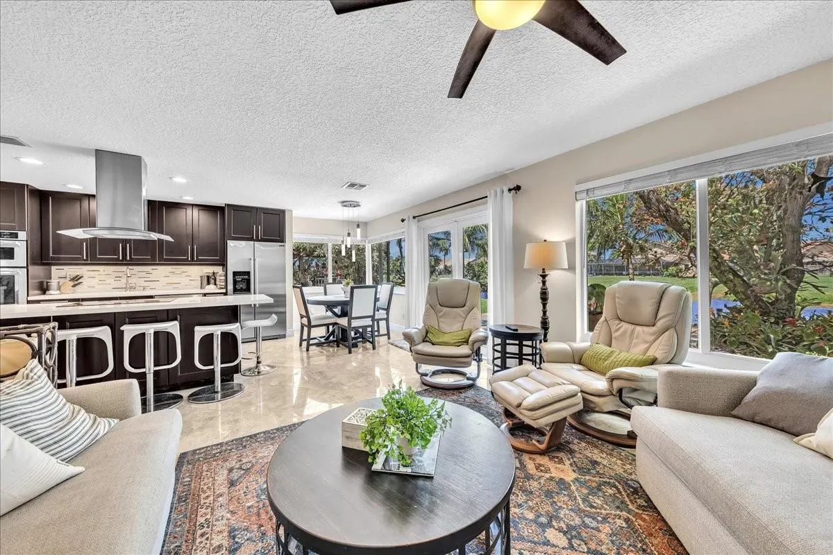 3140 MAPLE LN
