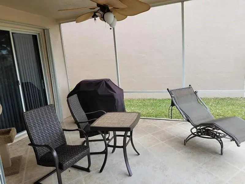 9657 Vineyard Ct