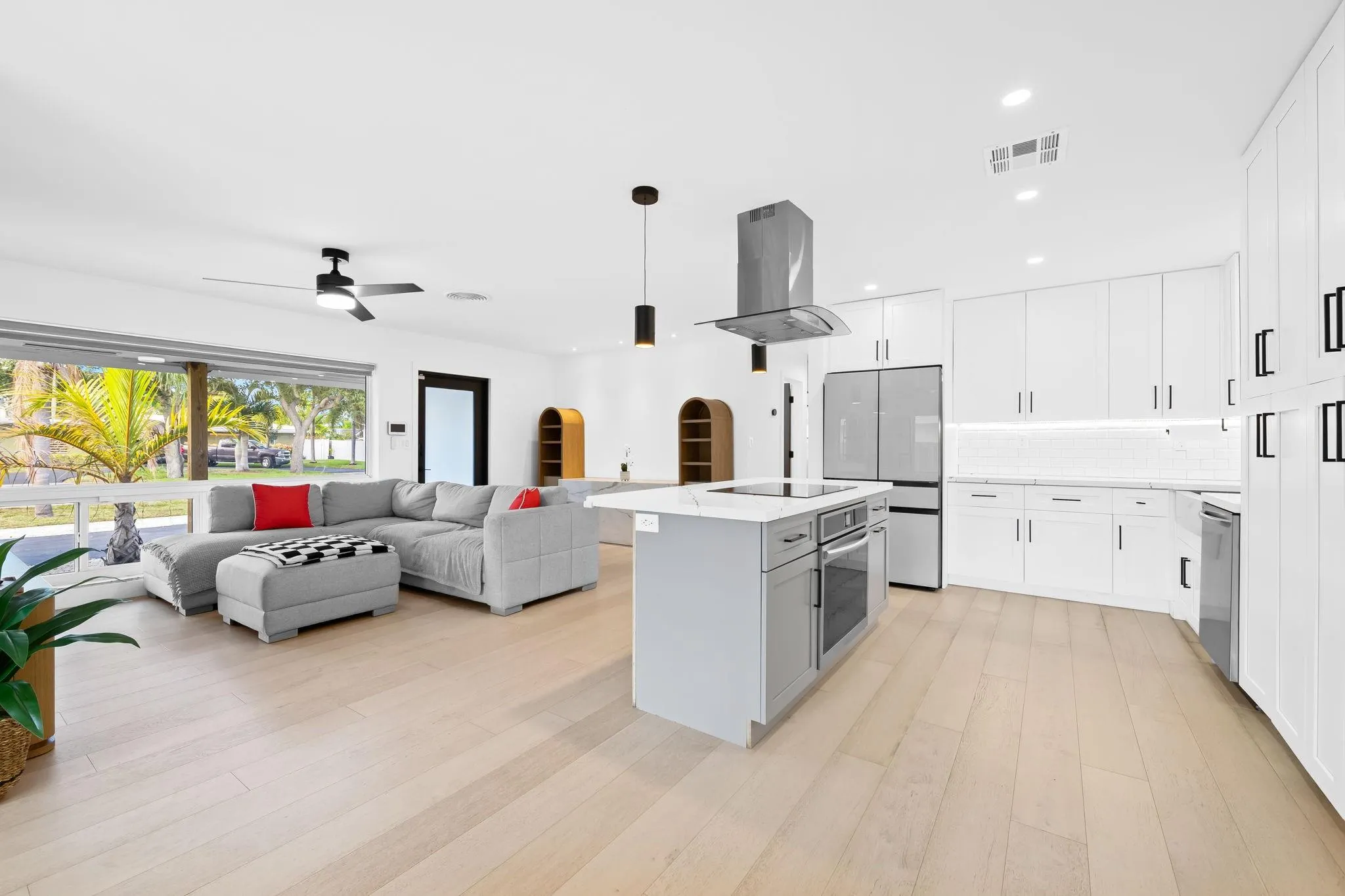 2172 NE 62nd St