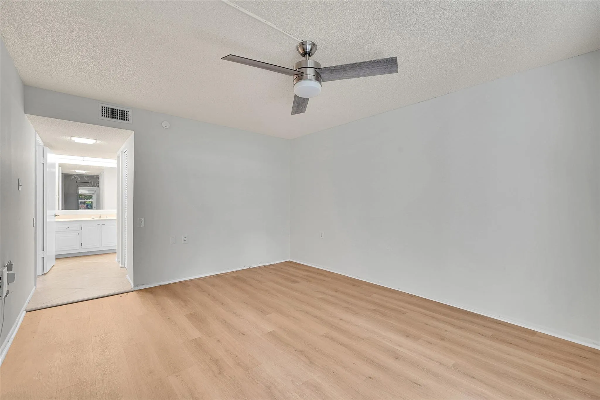 2612 Nassau Bnd, #D1