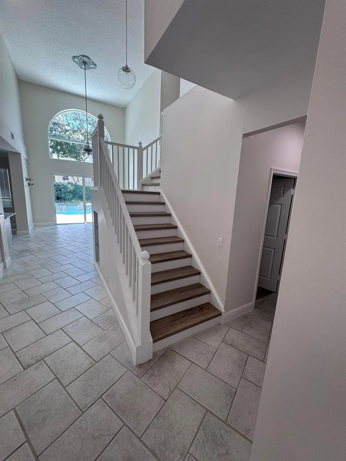 7711 NW 29th St
