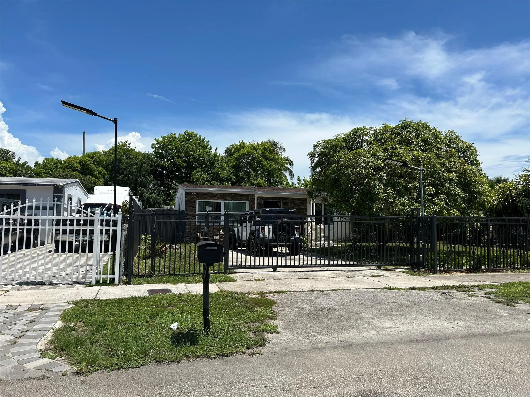 1213 NW 11th Ct