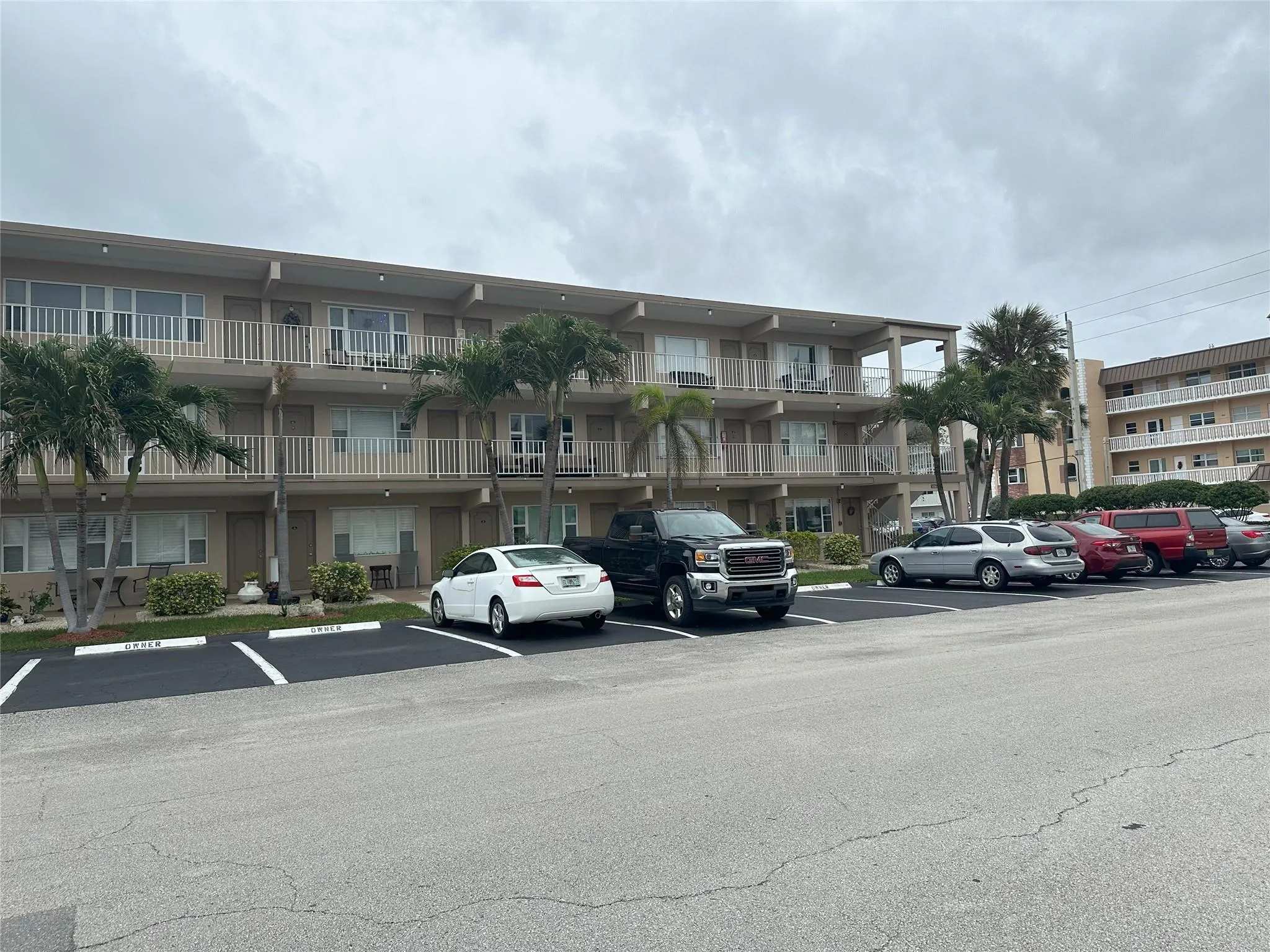 3200 NE 7th Ct, #208C