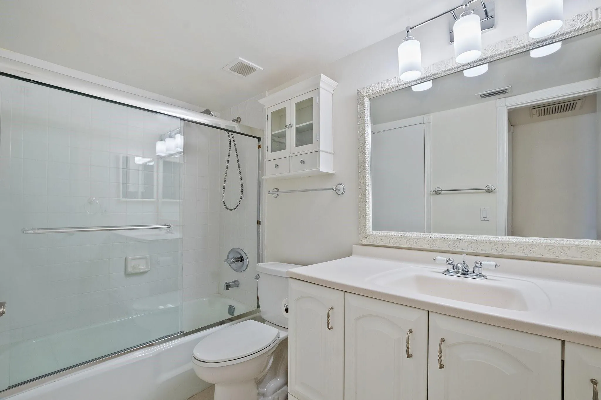 1051 Hillsboro Mile, #305E