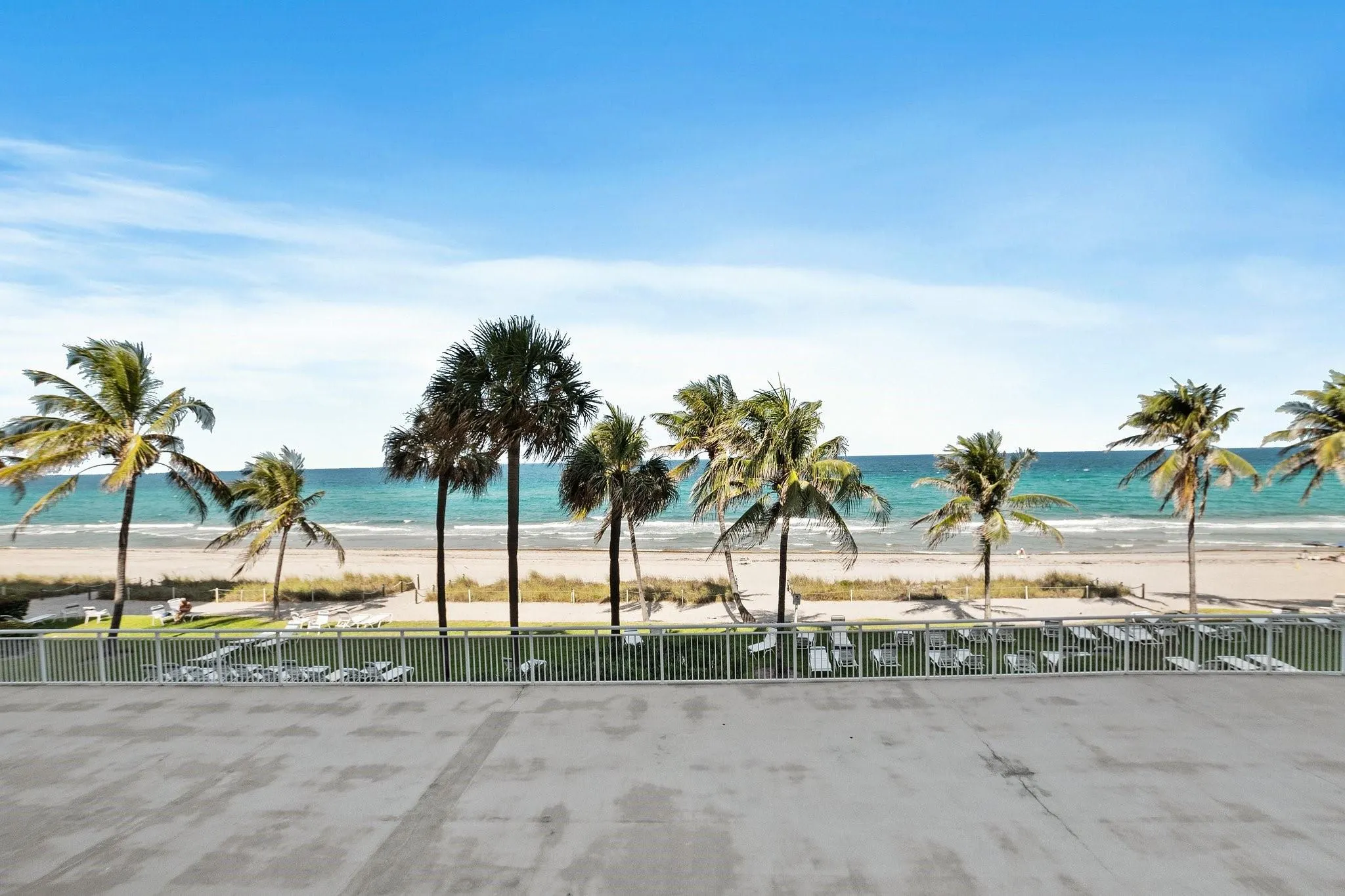 1051 Hillsboro Mile, #305E