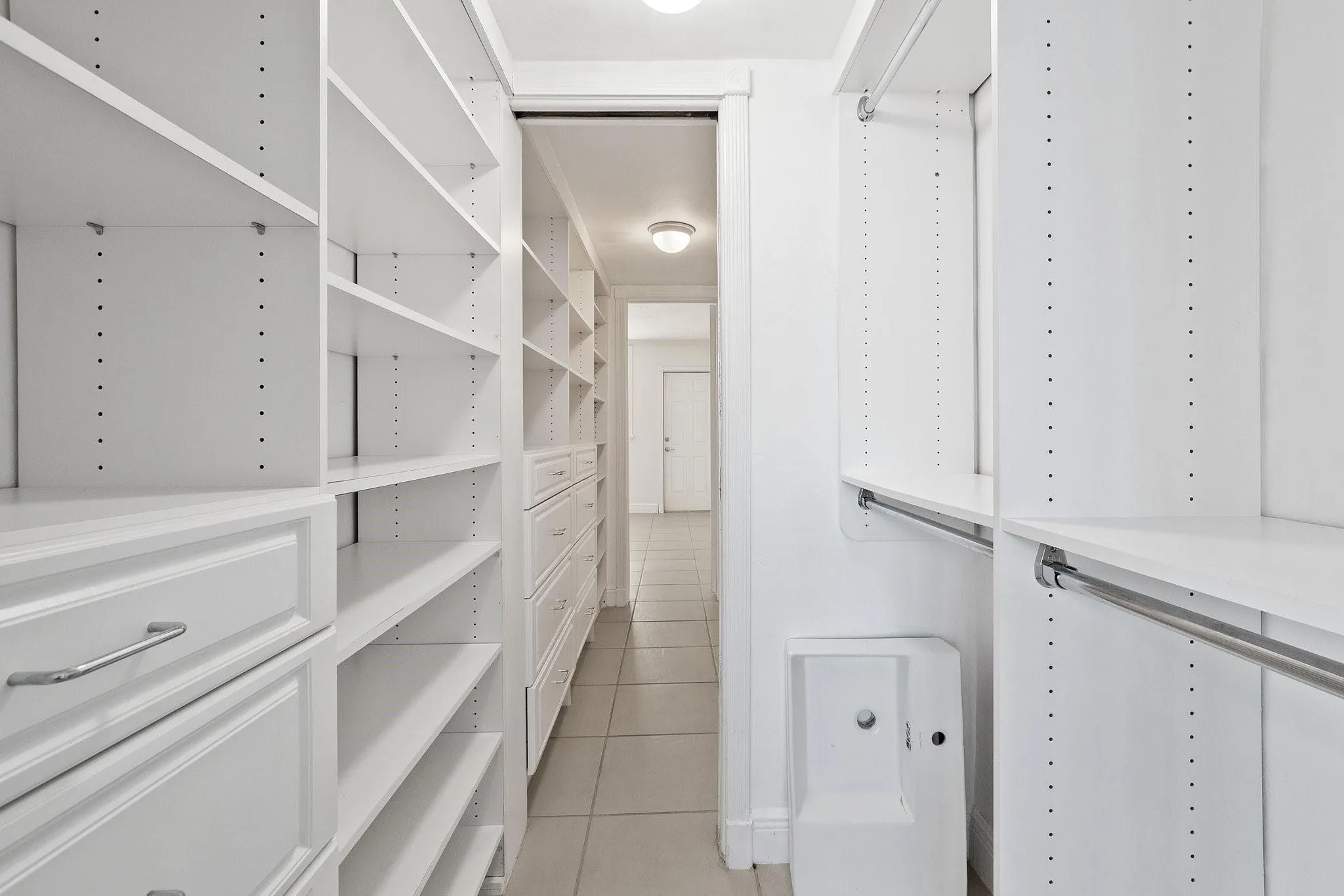 1051 Hillsboro Mile, #305E