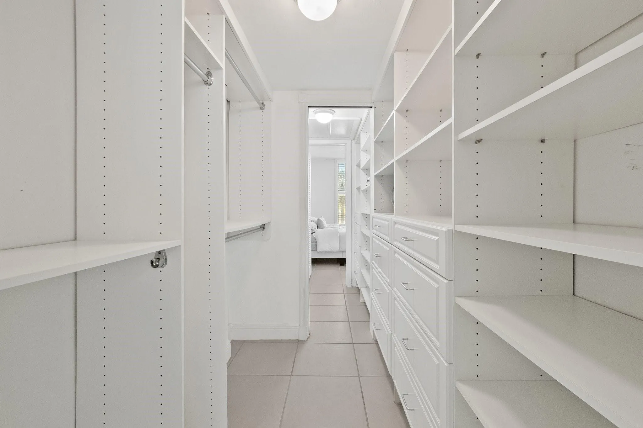 1051 Hillsboro Mile, #305E