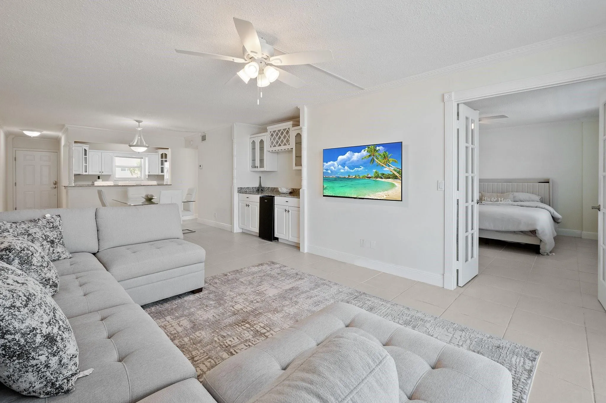 1051 Hillsboro Mile, #305E