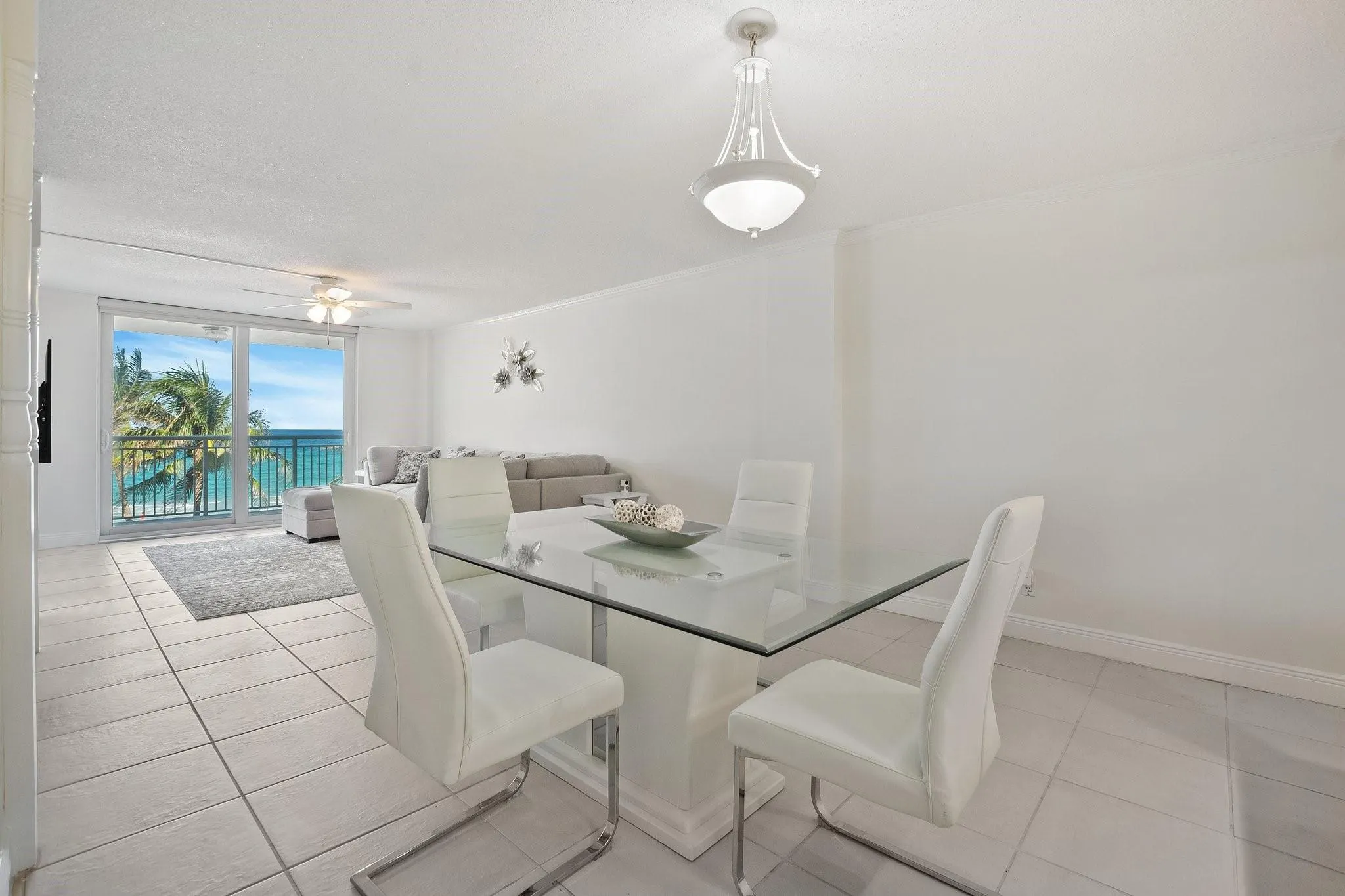 1051 Hillsboro Mile, #305E