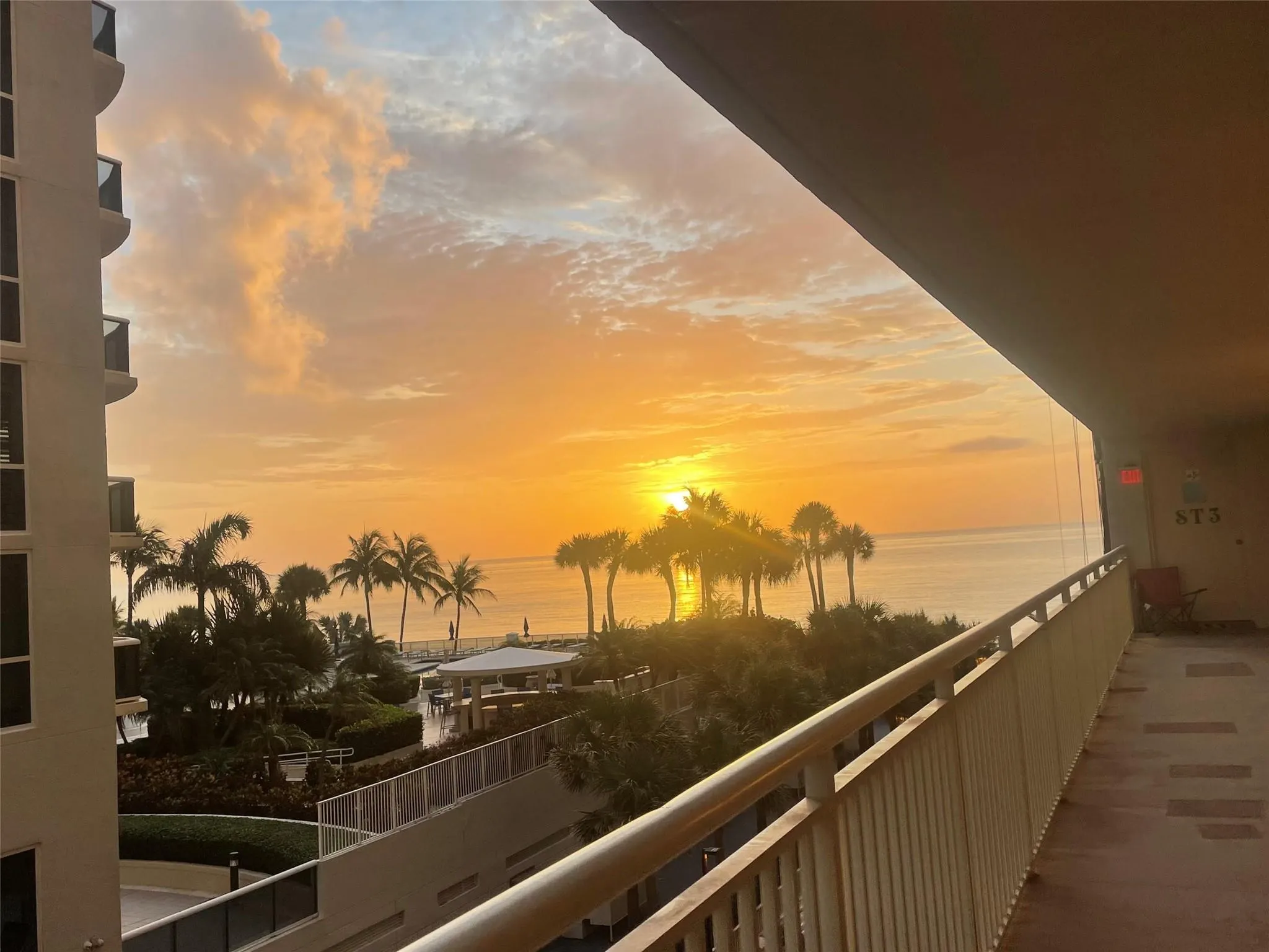 4100 Galt Ocean Dr, #306