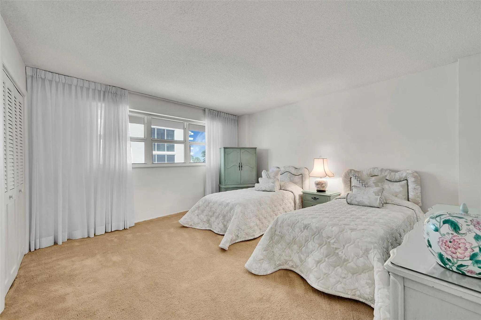 4100 Galt Ocean Dr, #306