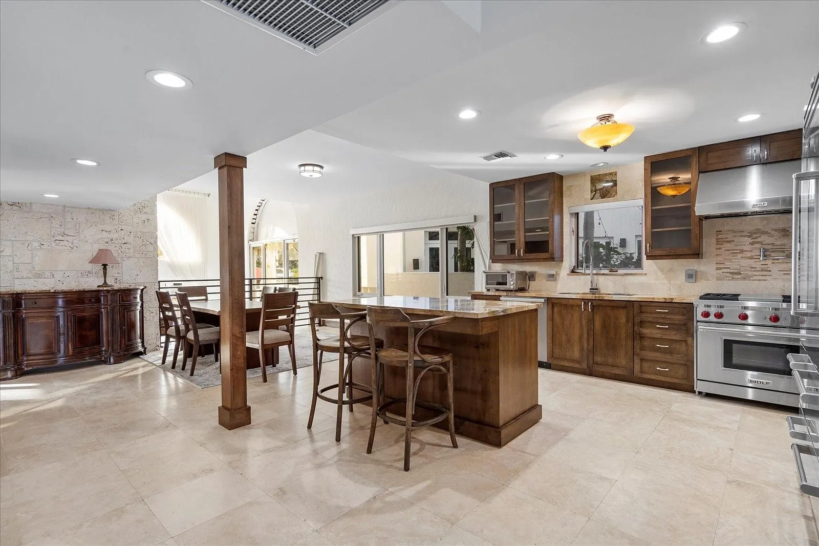 1421 PONCE DE LEON