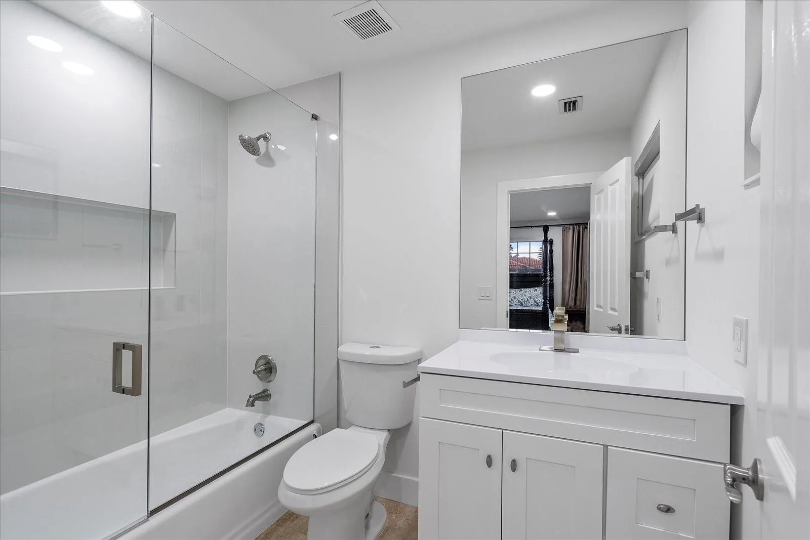 1421 PONCE DE LEON