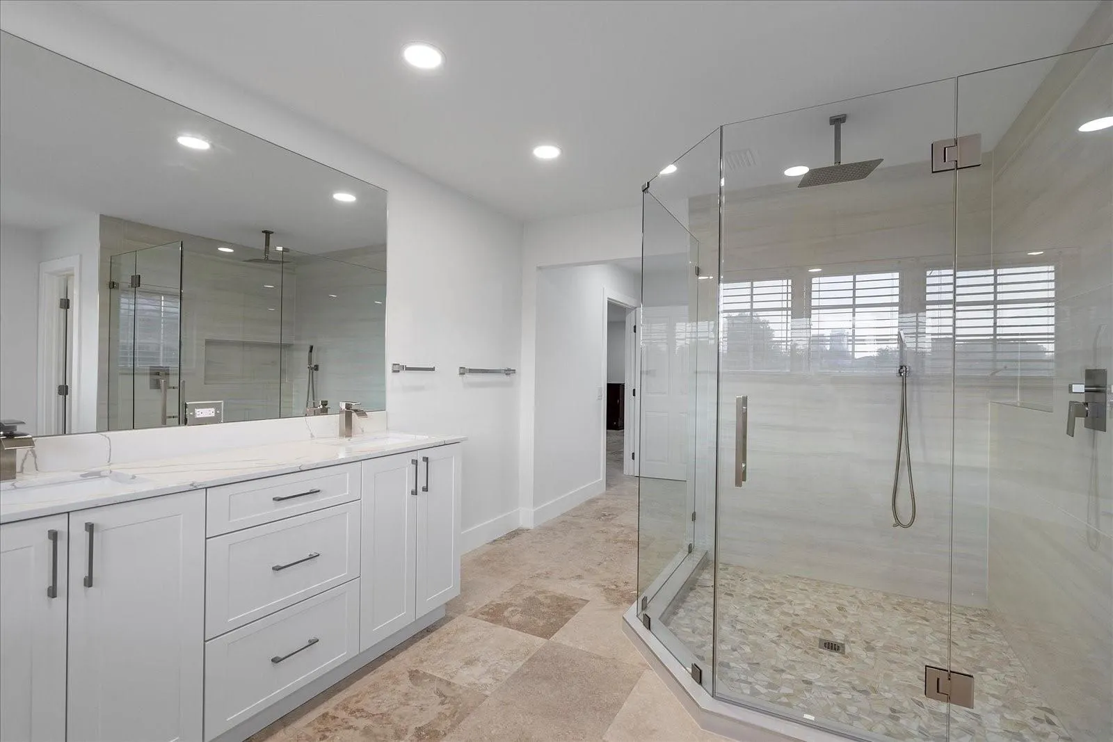 1421 PONCE DE LEON