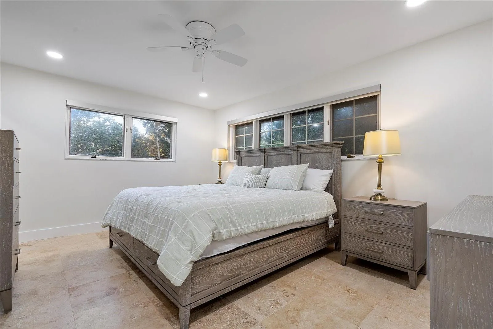 1421 PONCE DE LEON