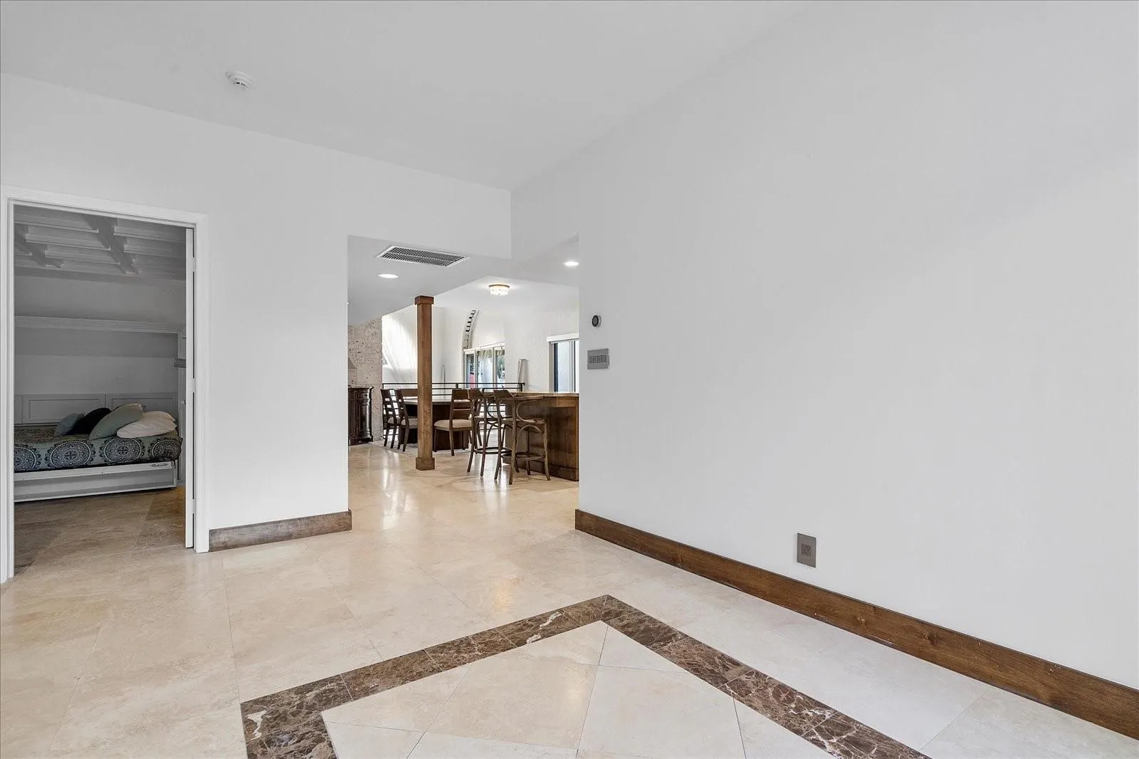 1421 PONCE DE LEON