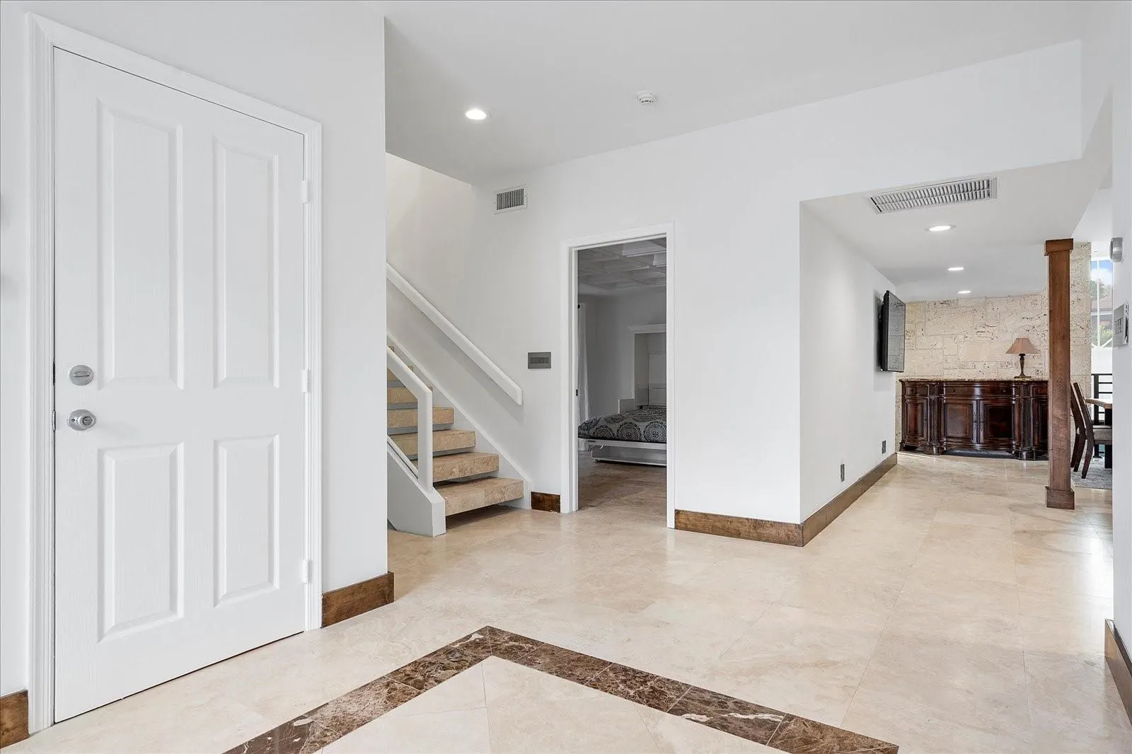 1421 PONCE DE LEON