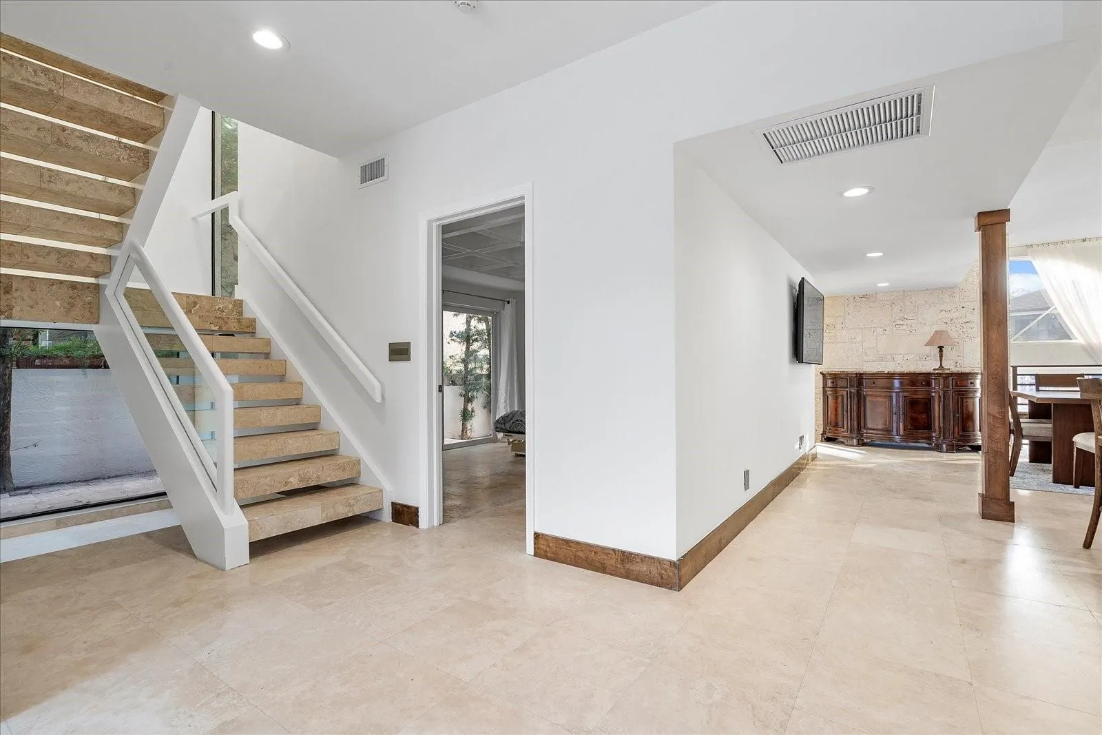 1421 PONCE DE LEON