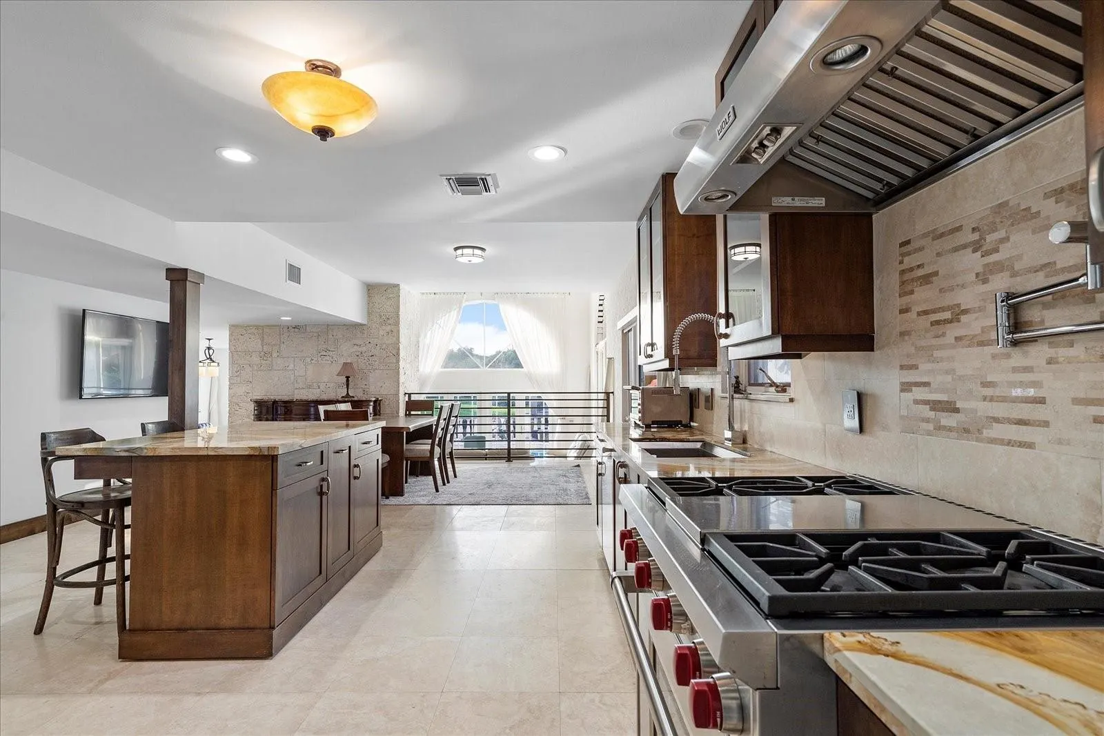 1421 PONCE DE LEON