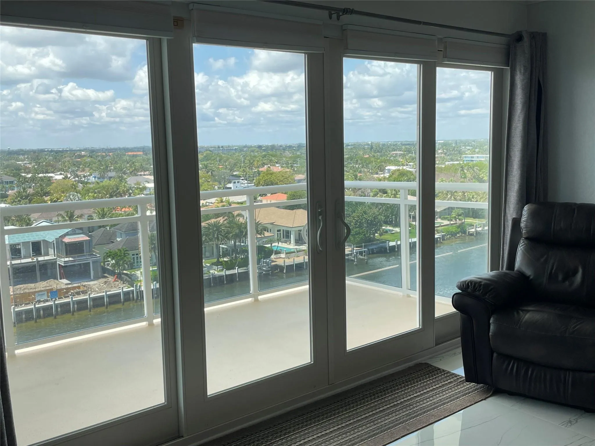 1160 Hillsboro Mile, #904