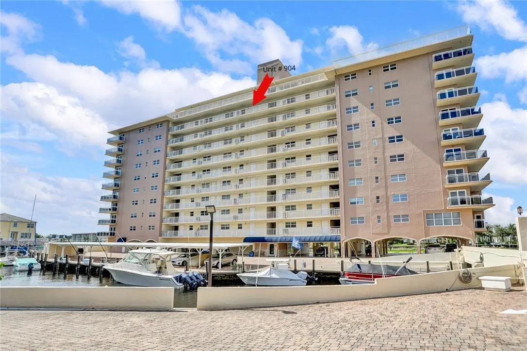 1160 Hillsboro Mile, #904