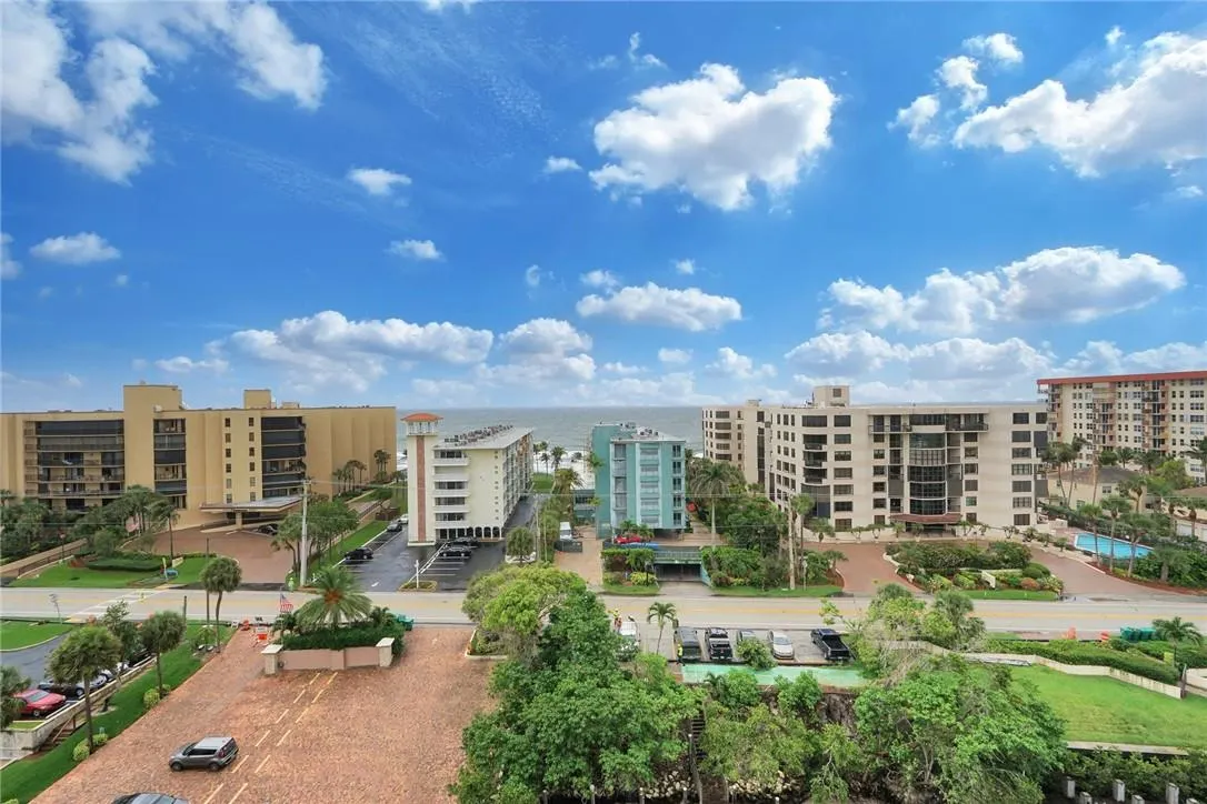 1160 Hillsboro Mile, #904