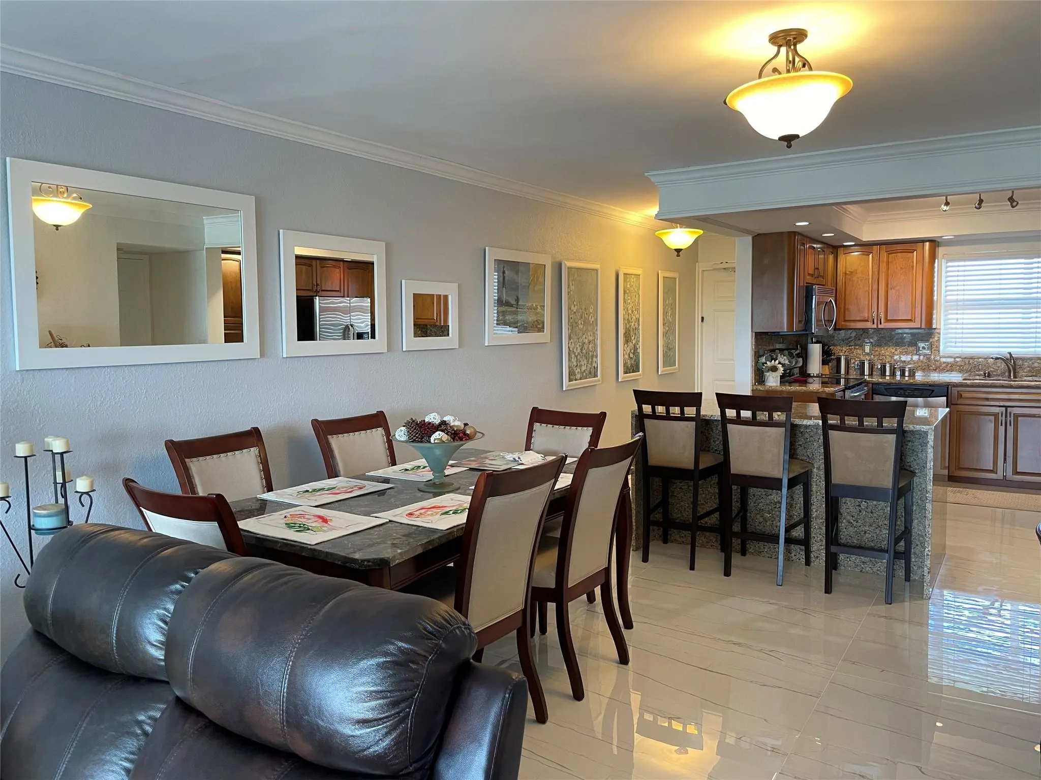 1160 Hillsboro Mile, #904