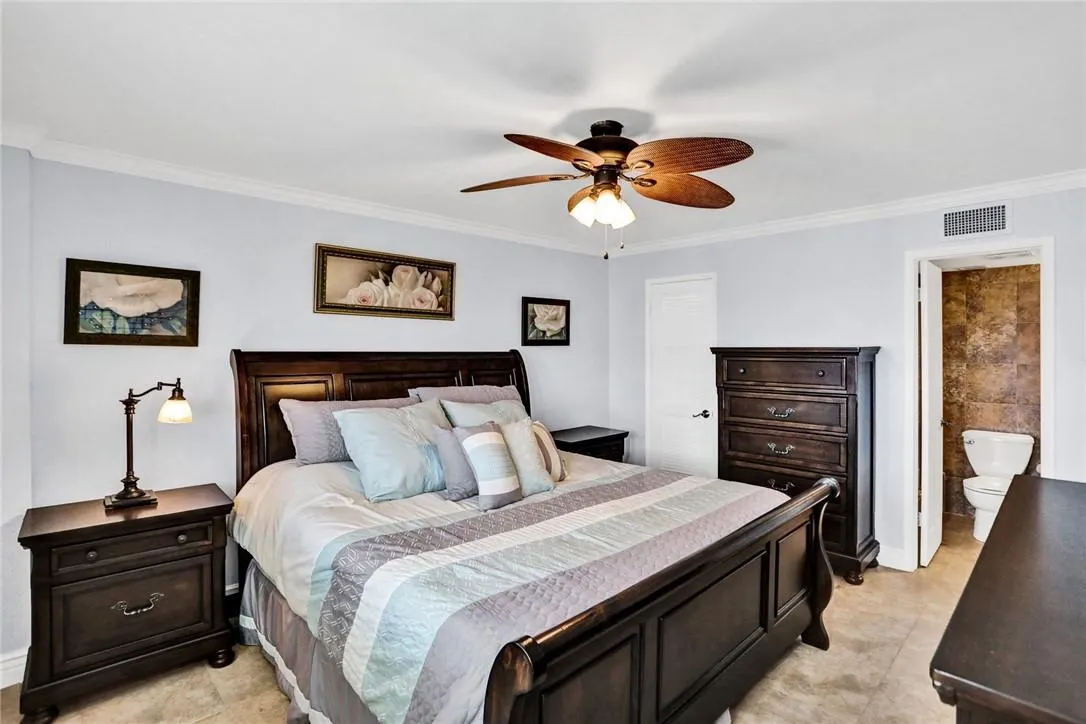 1160 Hillsboro Mile, #904